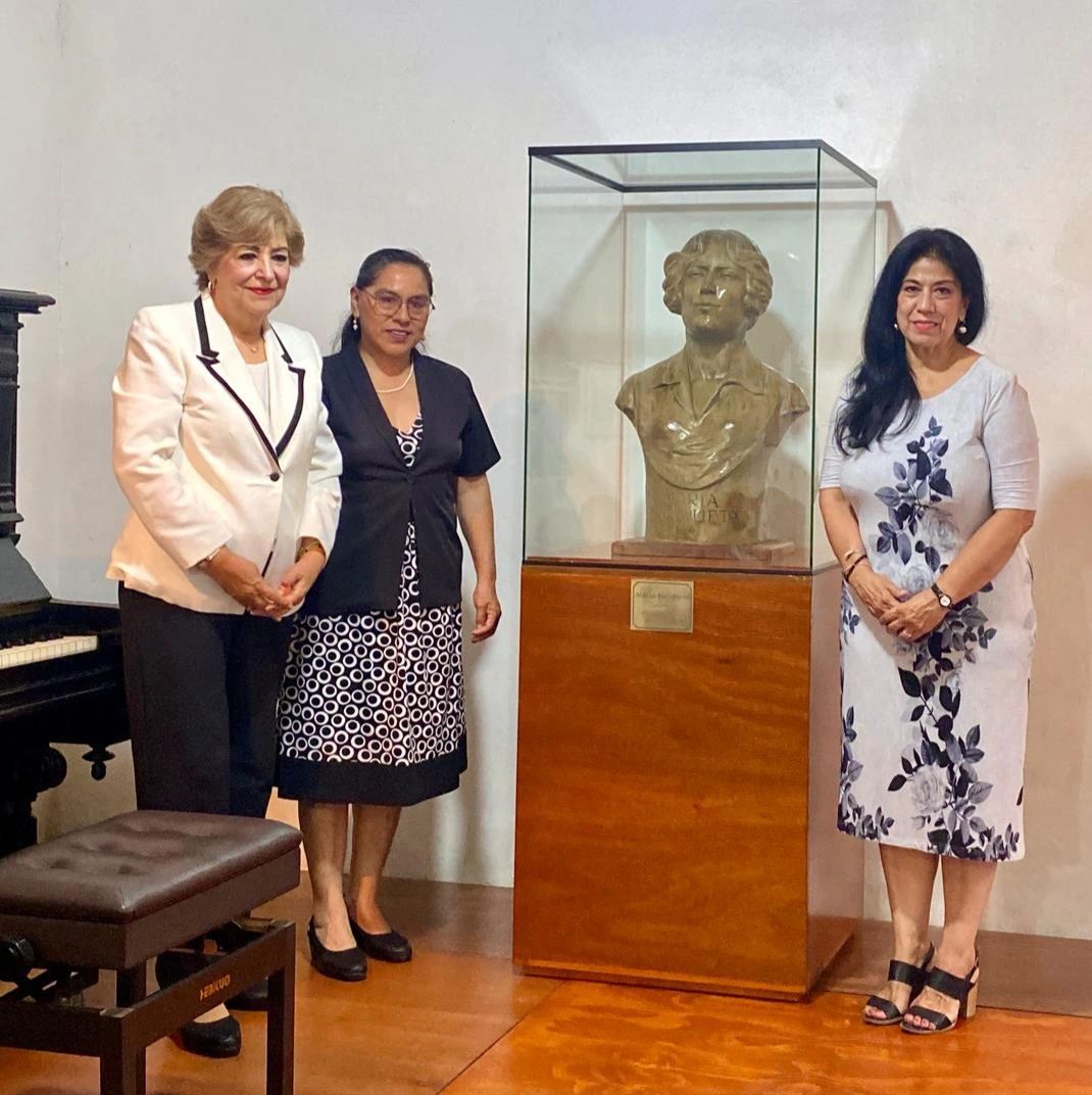 Aniversario 49 de la Casa Museo María Enriqueta: develación de un busto histórico